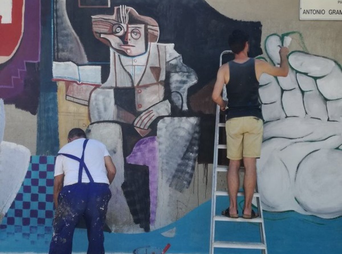 Gramsci e Lussu assieme in un murales