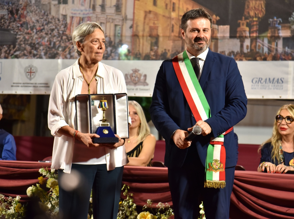 Il Candeliere d'oro 2026 va alla cardio anestesista Giuseppina Canestrelli